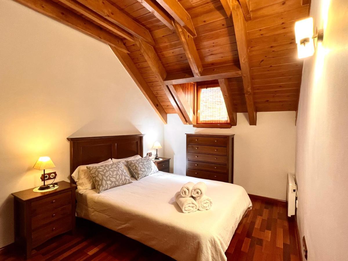 Apartament La Noguera - L'Amfitriona Rialp Bagian luar foto