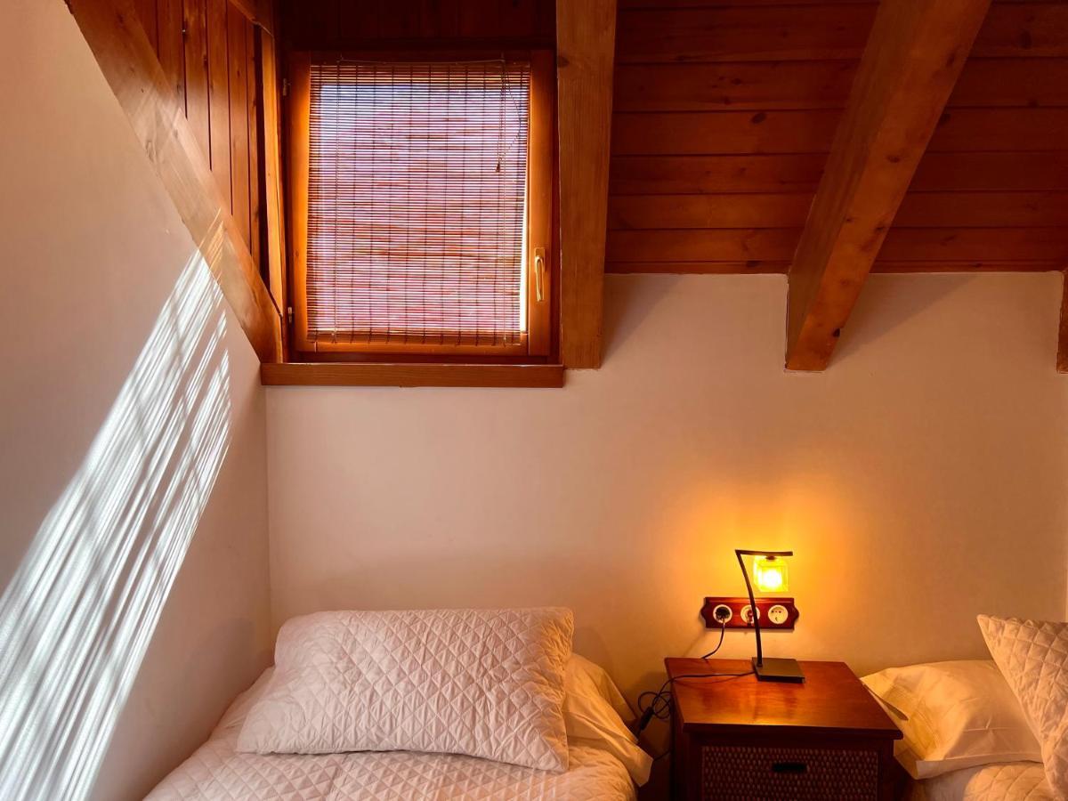 Apartament La Noguera - L'Amfitriona Rialp Bagian luar foto