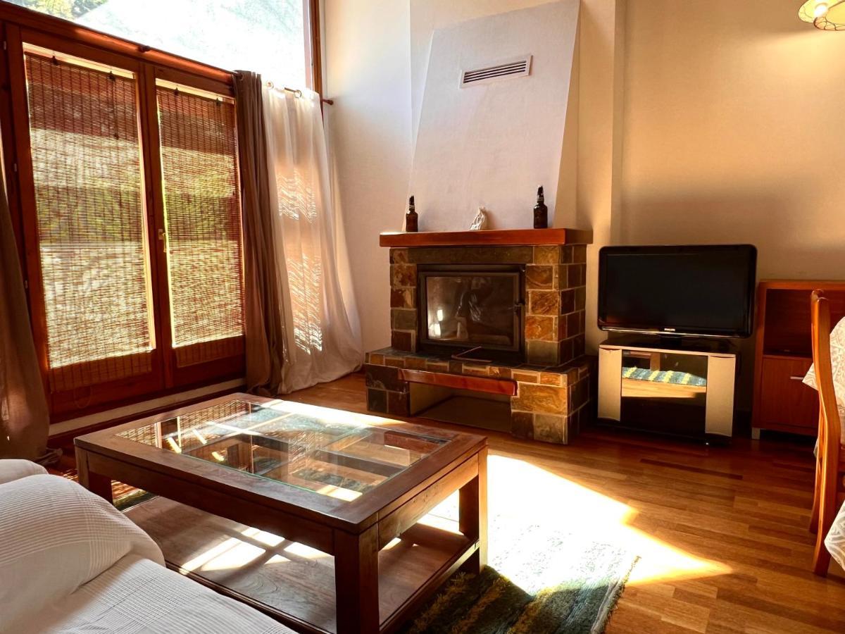 Apartament La Noguera - L'Amfitriona Rialp Bagian luar foto