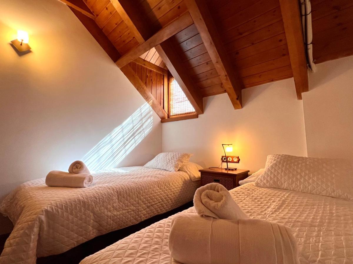 Apartament La Noguera - L'Amfitriona Rialp Bagian luar foto