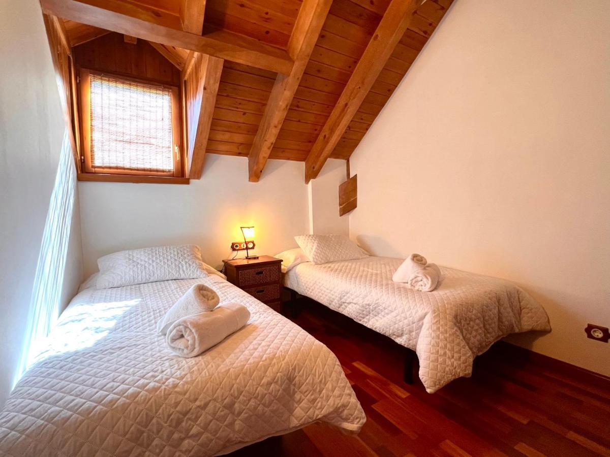 Apartament La Noguera - L'Amfitriona Rialp Bagian luar foto