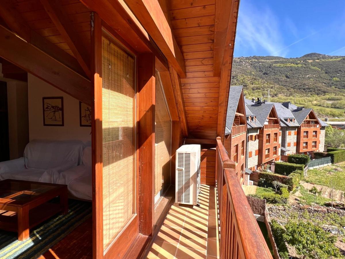 Apartament La Noguera - L'Amfitriona Rialp Bagian luar foto