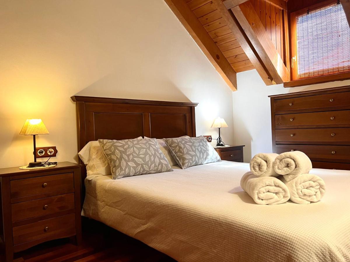 Apartament La Noguera - L'Amfitriona Rialp Bagian luar foto
