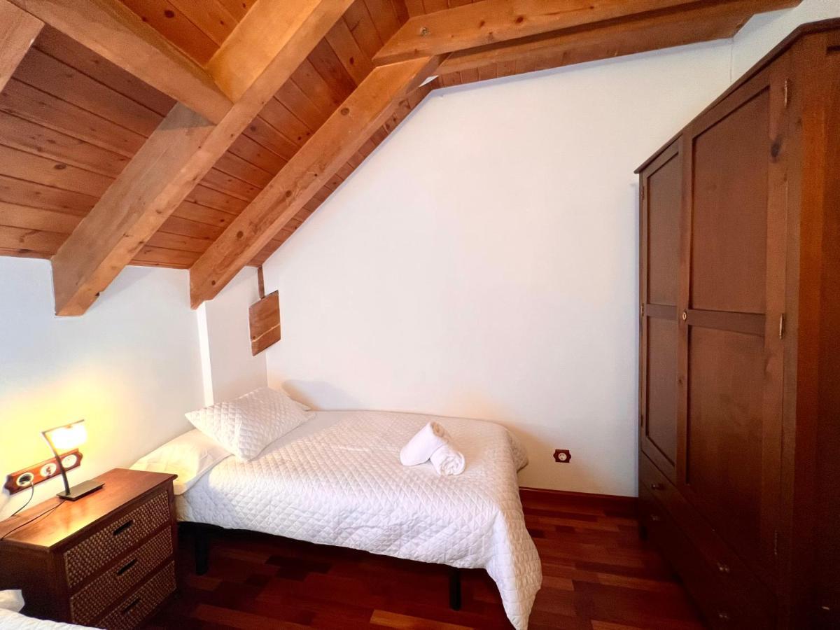 Apartament La Noguera - L'Amfitriona Rialp Bagian luar foto
