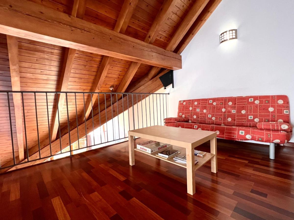 Apartament La Noguera - L'Amfitriona Rialp Bagian luar foto